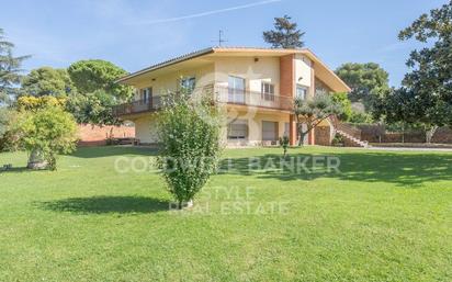 Exterior view of House or chalet for sale in Terrassa