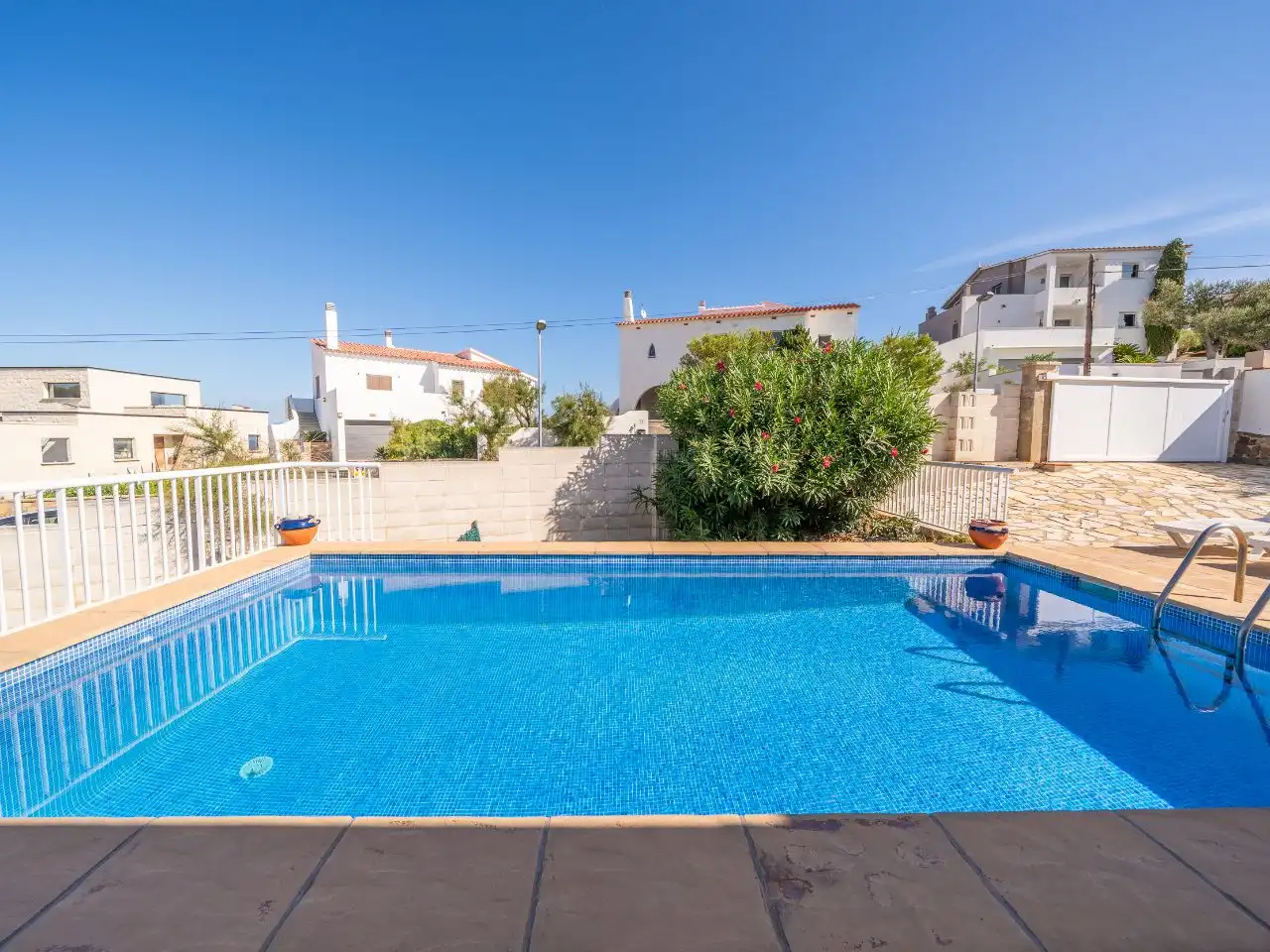 Casa con jardín en venta en punta montgo 66, imagen 2