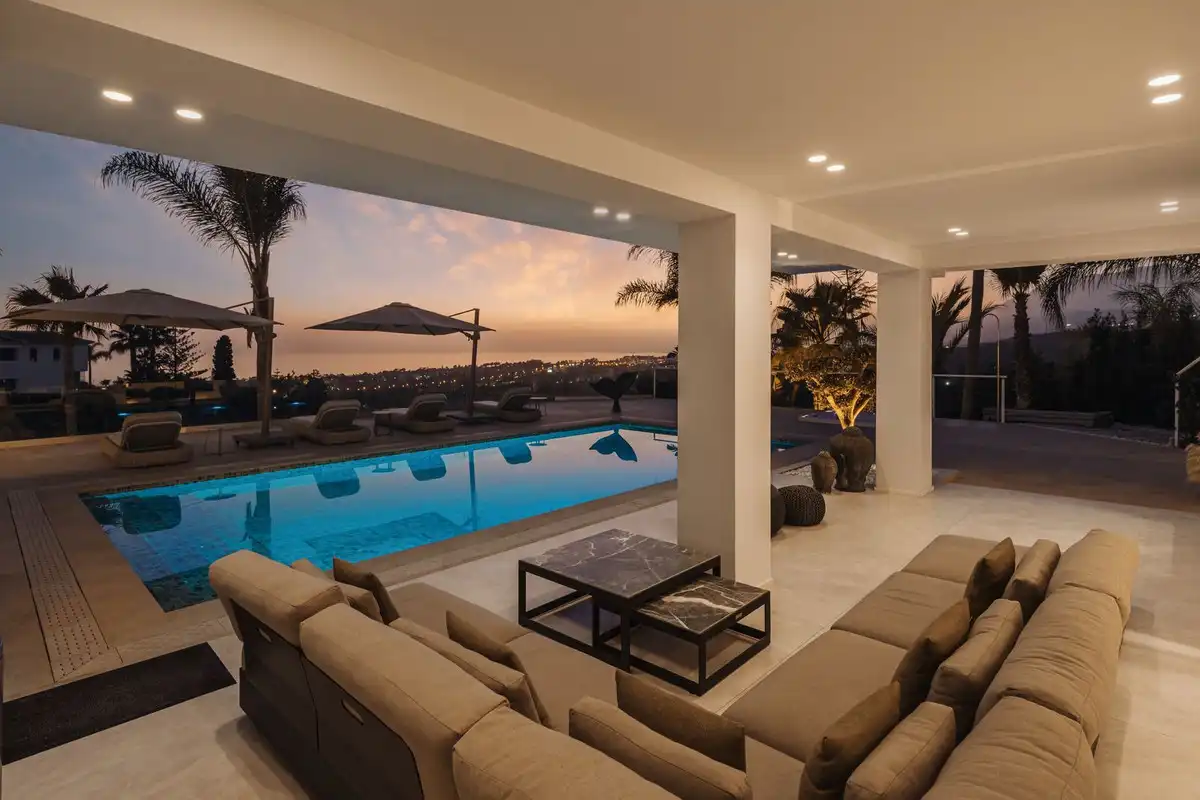 Terrassa de Casa o xalet en venda en Marbella amb Aire condicionat, Jardí privat i Terrassa