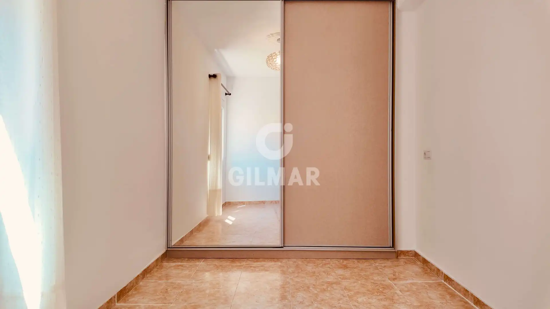 Habitación de Piso en venta en Fuengirola con Calefacción y Balcón