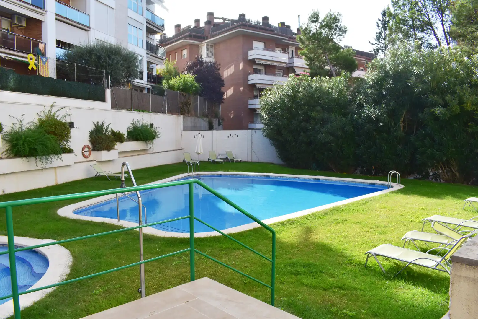 Piscina de Ático de alquiler en Manresa con Calefacción, Jardín privado y Parquet