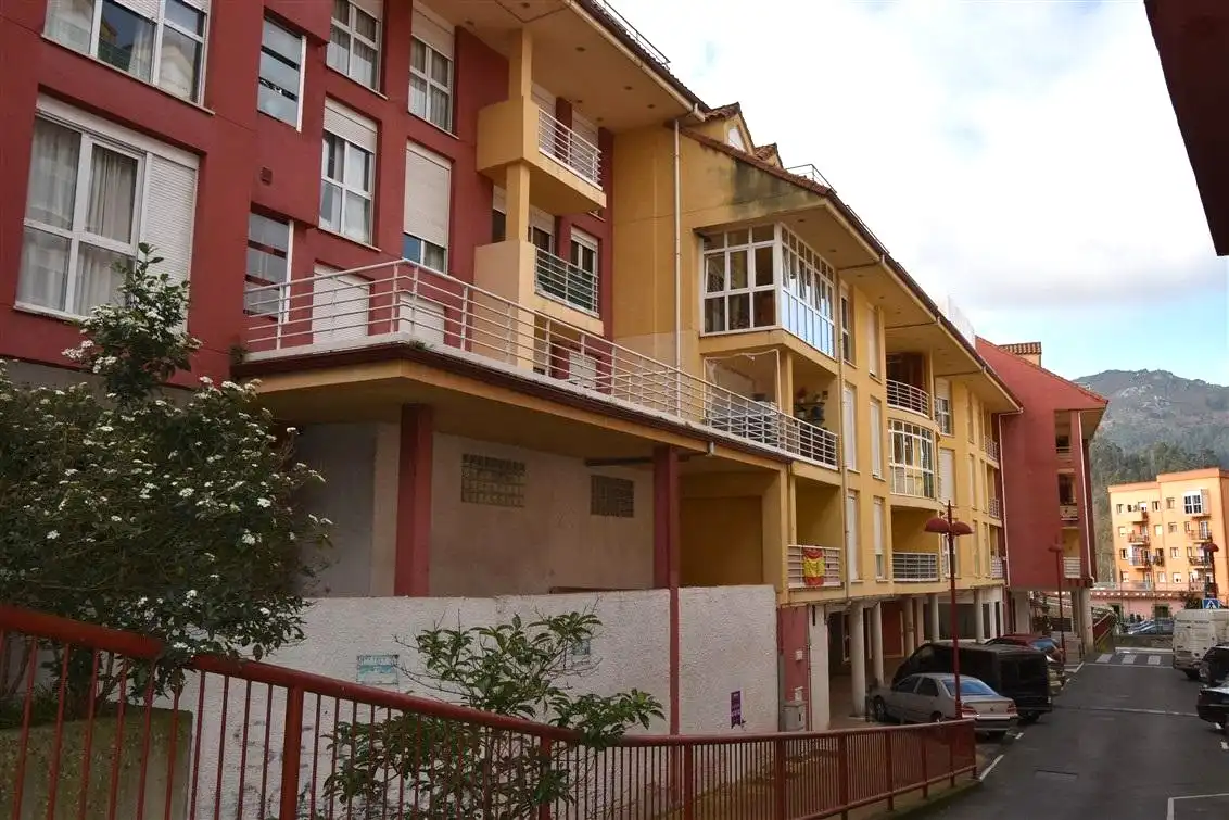Vista exterior de Piso en venta en Ampuero