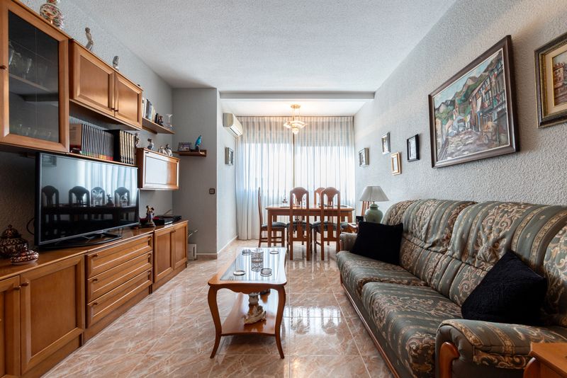 Living room of Flat for sale in  Madrid Capital  with Air Conditioner and Terrace