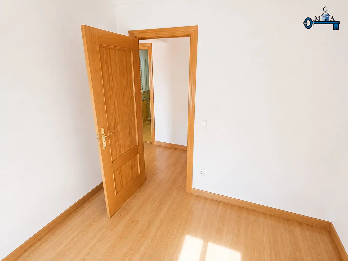 Bedroom of Flat for sale in Fuenlabrada  with Air Conditioner, Heating and Parquet flooring