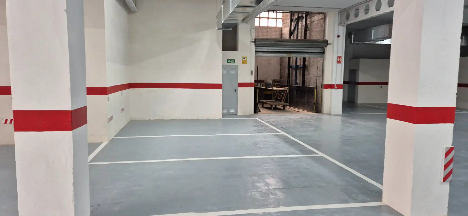 Parking of Garage for rent in Alfafar
