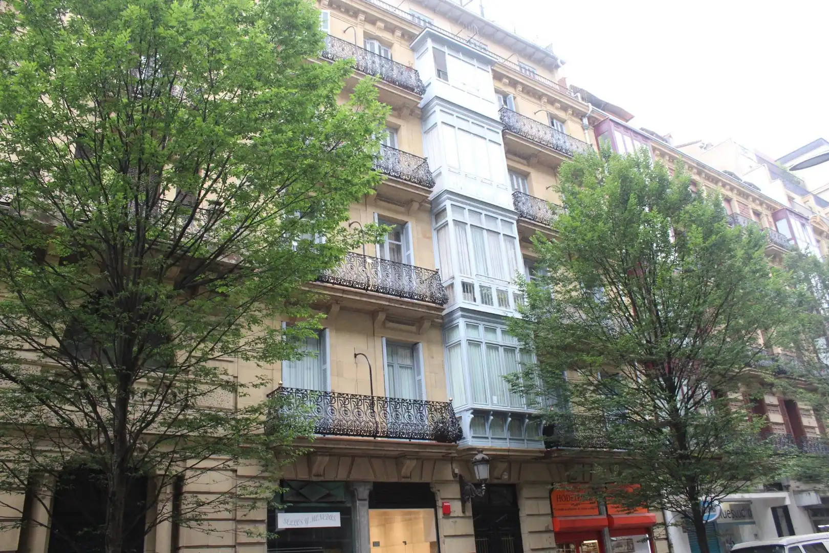 Vista exterior de Local en venda en Donostia - San Sebastián 