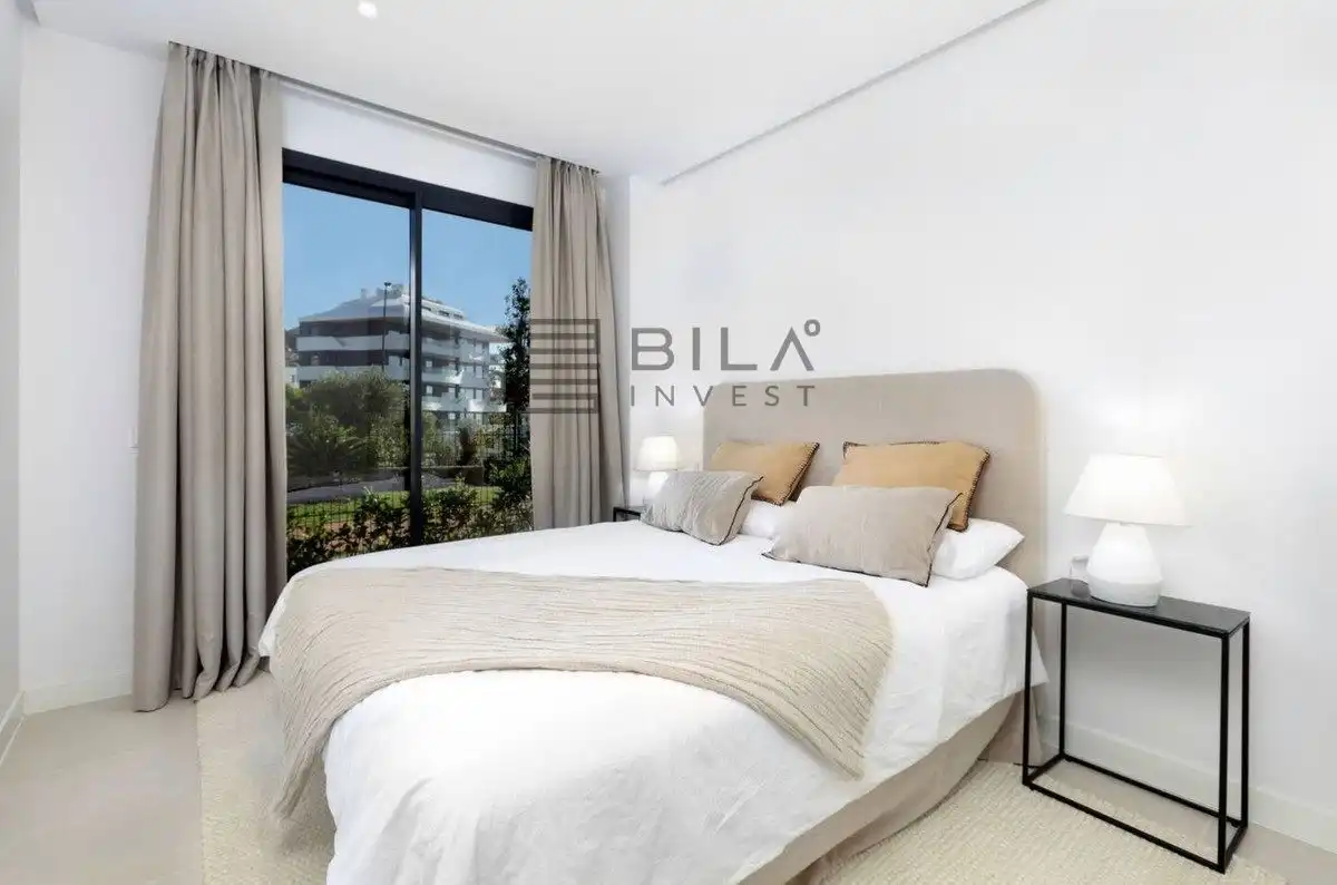 Bedroom of Flat for sale in Fuengirola  with Air Conditioner, Terrace and Storage room