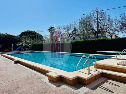 Piscina de Pis en venda en Castelldefels amb Terrassa, Traster i Piscina comunitària