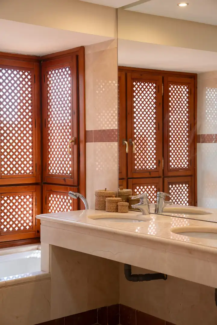 Bathroom of Attic for sale in Estepona  with Air Conditioner, Terrace and Swimming Pool