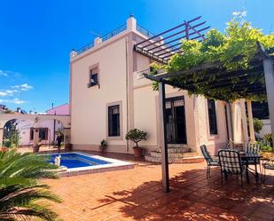 Vista exterior de Casa o xalet en venda en  Córdoba Capital amb Aire condicionat, Terrassa i Traster