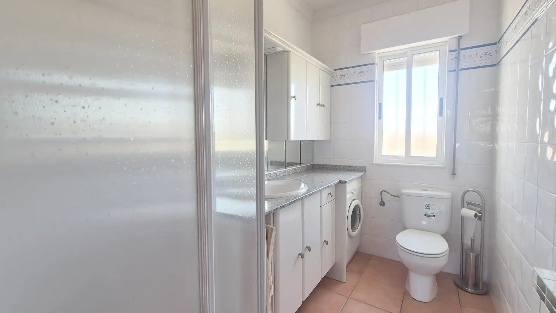 Bathroom of Houses for sale in Calvarrasa de Abajo  with Heating, Storage room and Furnished