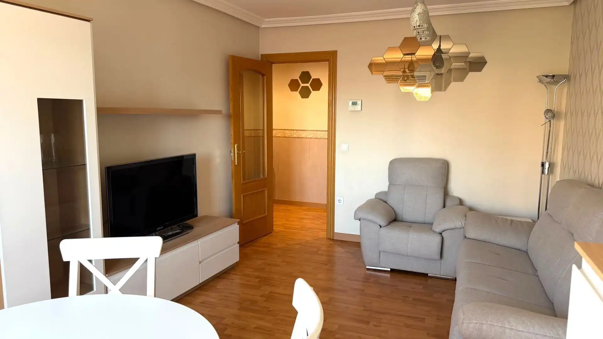 Sala d'estar de Pis en venda en Laguna de Duero amb Calefacció i Moblat