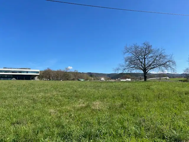 Terreno industrial en venta en Derio