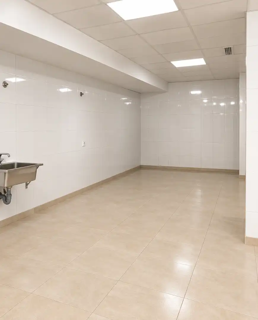Nau industrial en venda en Estepona