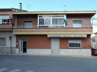 Casa con balcón en venta en Toril 14