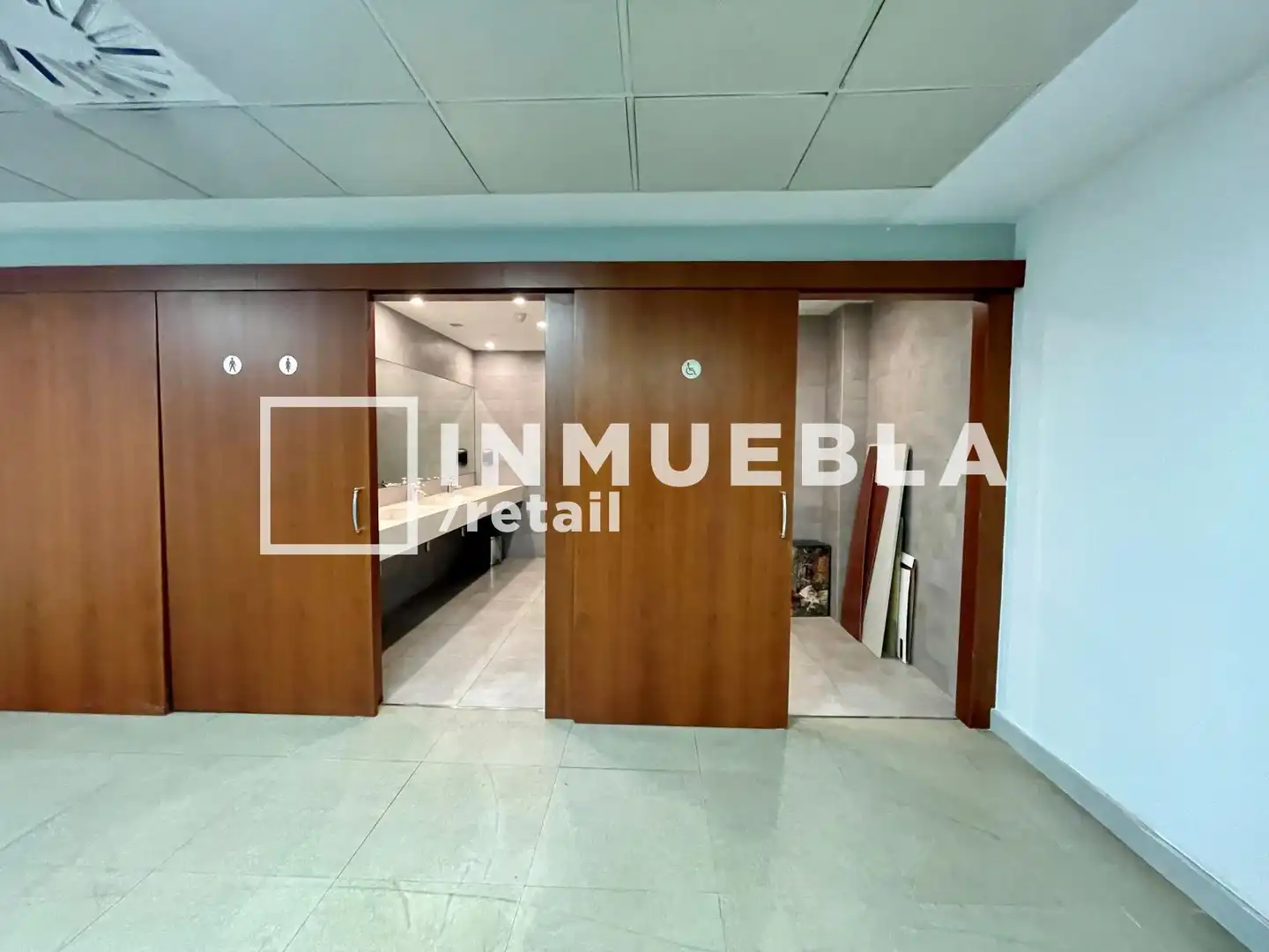 Local comercial en alquiler en Eixample, imagen 4