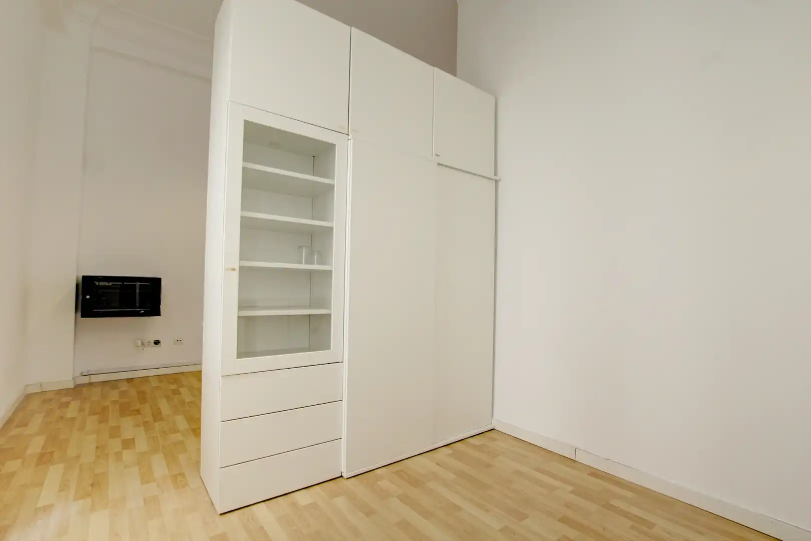 Schlafzimmer von Büro zur Miete in Madrid mit Heizung