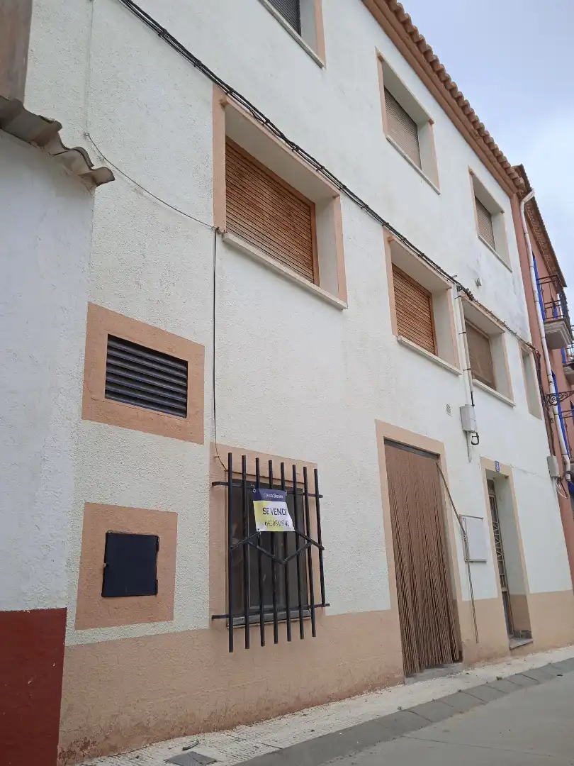 Vista exterior de Casa adosada en venda en Vinaceite amb Calefacció, Moblat i Forn