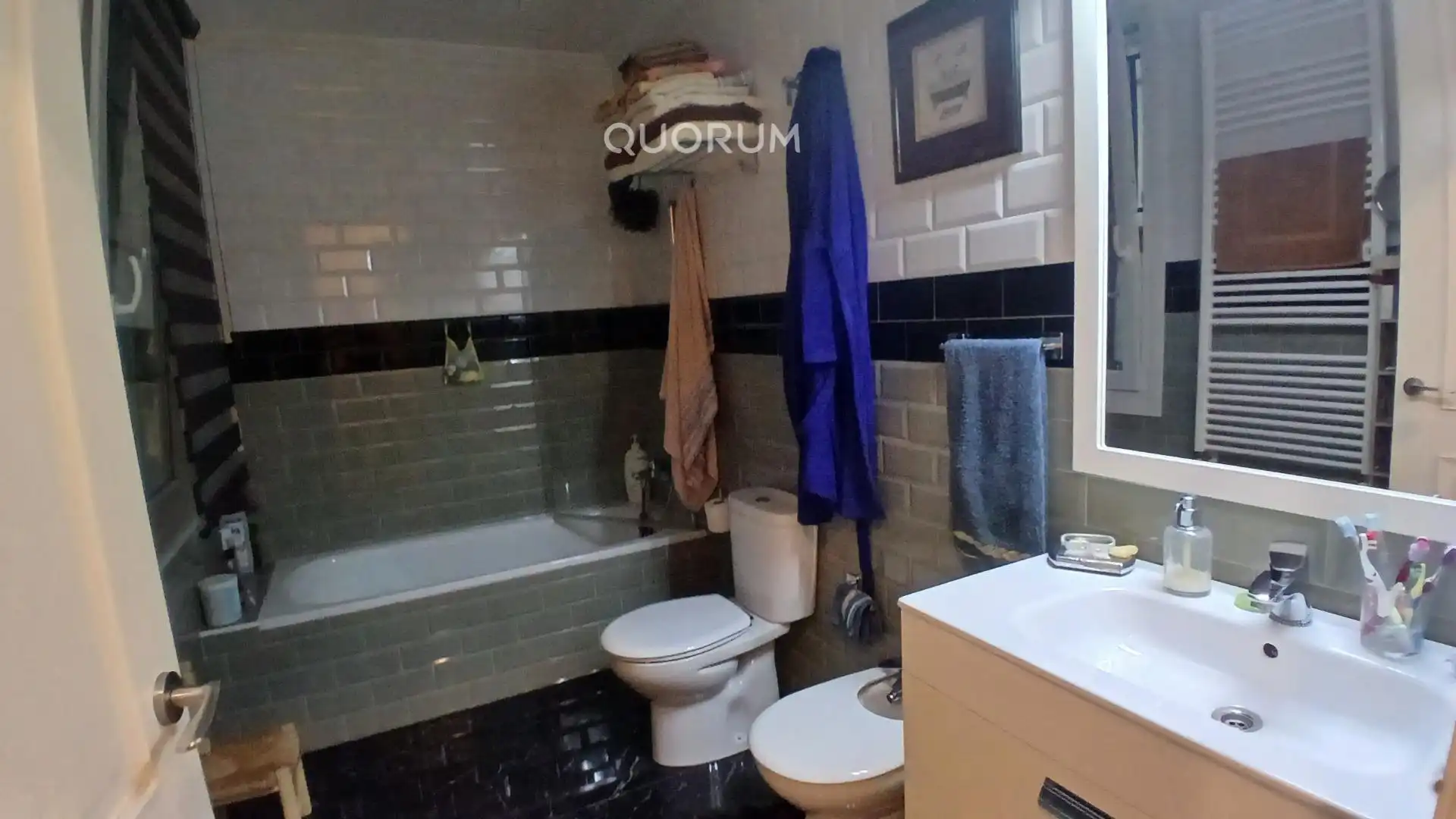 Bathroom of Flat for sale in Bilbao   with Heating, Terrace and Storage room