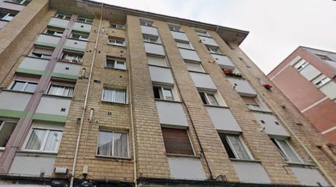 Foto 2 de Piso en venta en Calle Ampurdan, Pumarín, Gijón