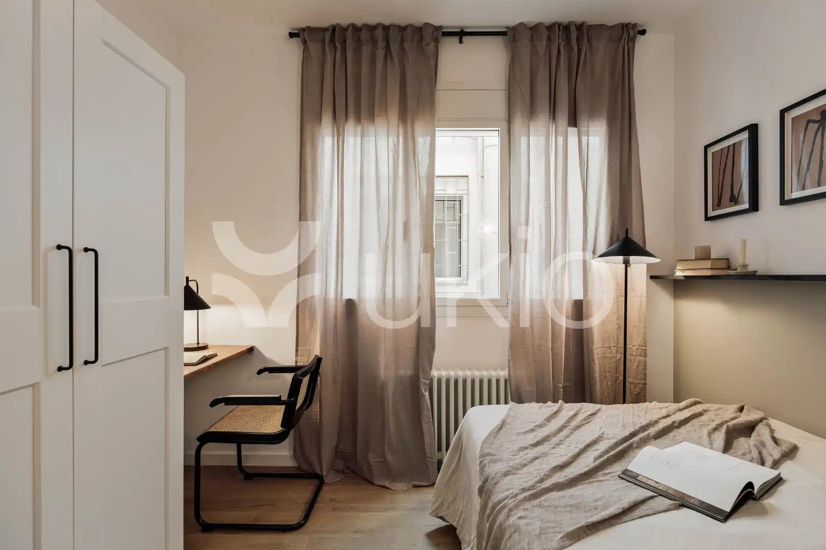 Dormitori de Apartament de lloguer en Barcelona amb Aire condicionat, Calefacció i Terrassa