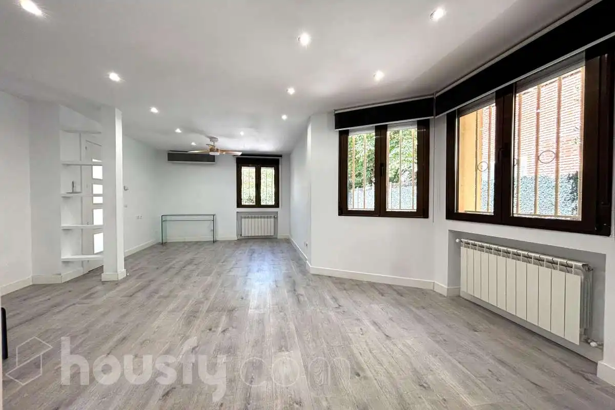 Sala de estar de Casa o chalet de alquiler en Madrid con Aire acondicionado, Calefacción y Jardín privado