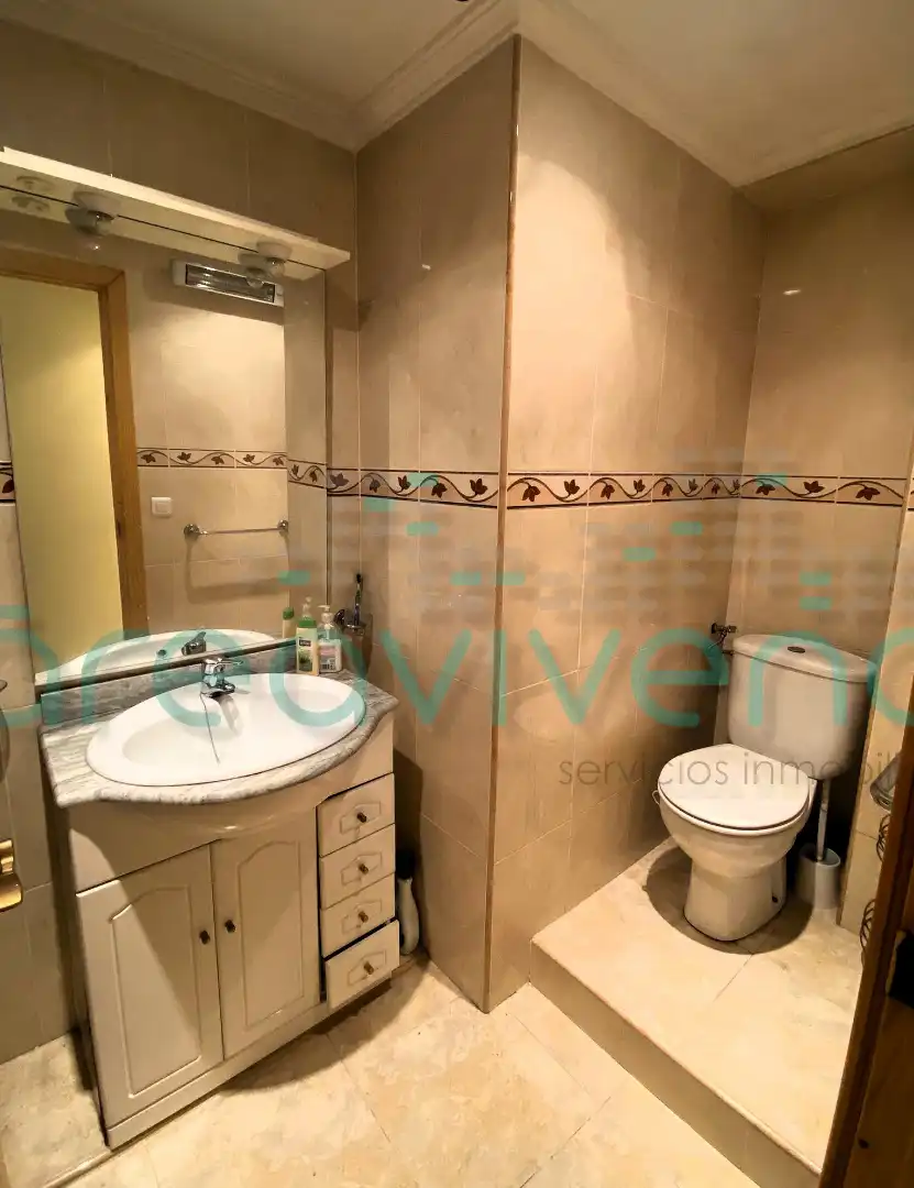 Badezimmer von Wohnung zum Verkauf in Castellón de la Plana / Castelló de la Plana mit Möbliert und Balkon