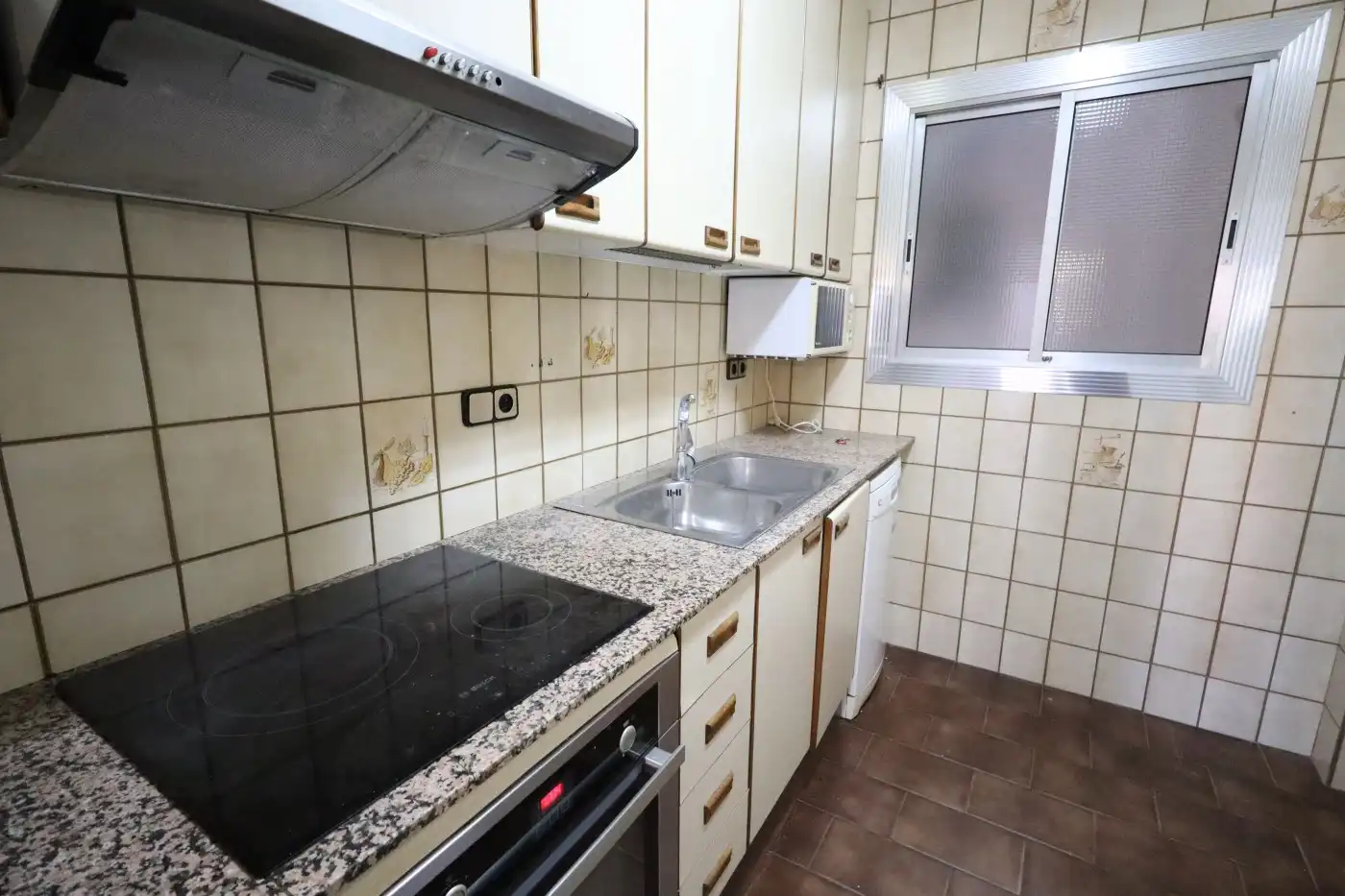Küche von Wohnung zum Verkauf in Barcelona mit Heizung, Balkon und Haustechnik