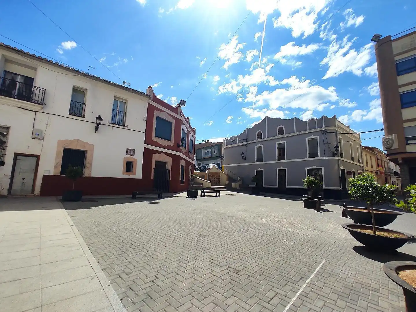 Vista exterior de Casa adosada en venda en Montserrat amb Terrassa