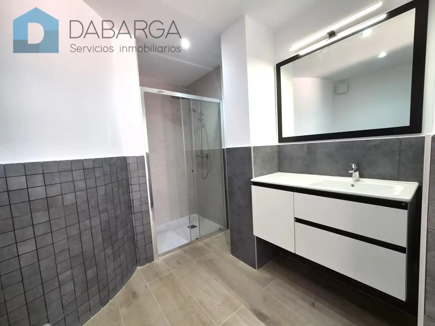 Badezimmer von Wohnung zum Verkauf in Ripollet mit Klimaanlage, Parkett und Terrasse