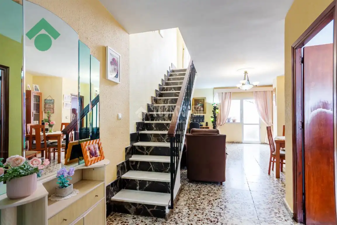 Casa adosada en venta en Nerja
