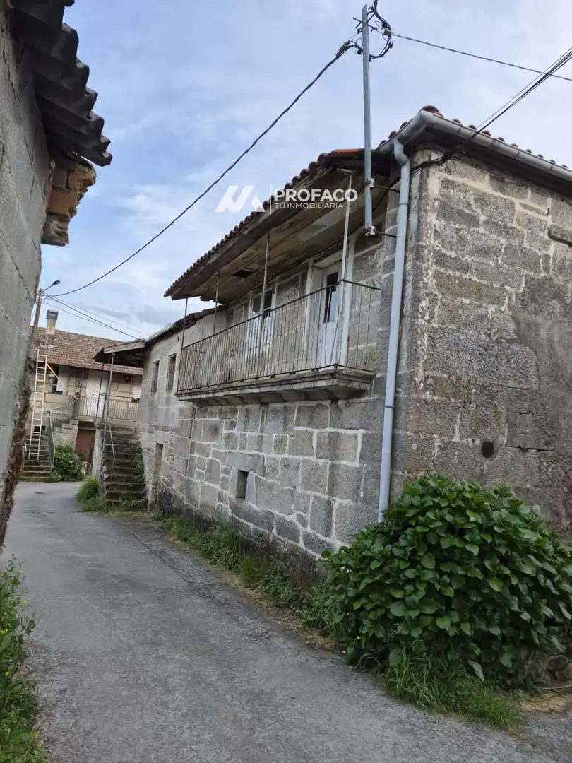 House for sale in Longos