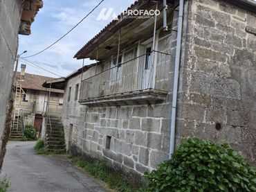 Casa en venda a Longos