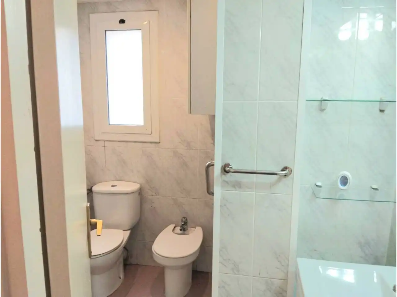 Baño de Piso en venta en Pineda de Mar con Calefacción y Terraza