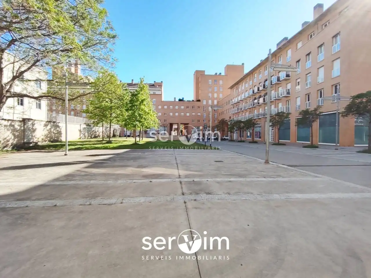 Außenansicht von Dachboden zum Verkauf in Girona mit Abstellraum