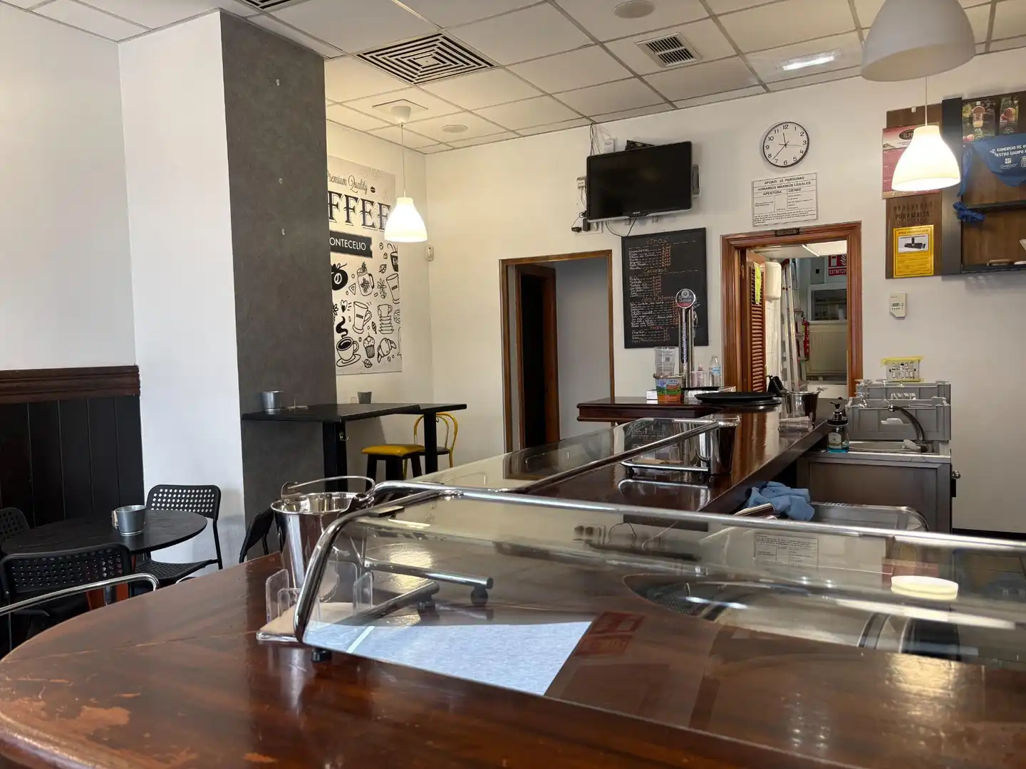 Local de lloguer a Calle de Palmira Villa González, 9, Milán - Pumarín