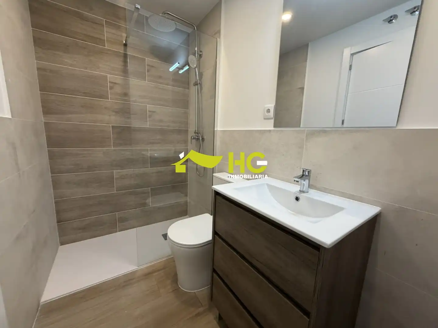 Bany de Apartament de lloguer en Villaviciosa de Odón amb Aire condicionat, Calefacció i Parquet