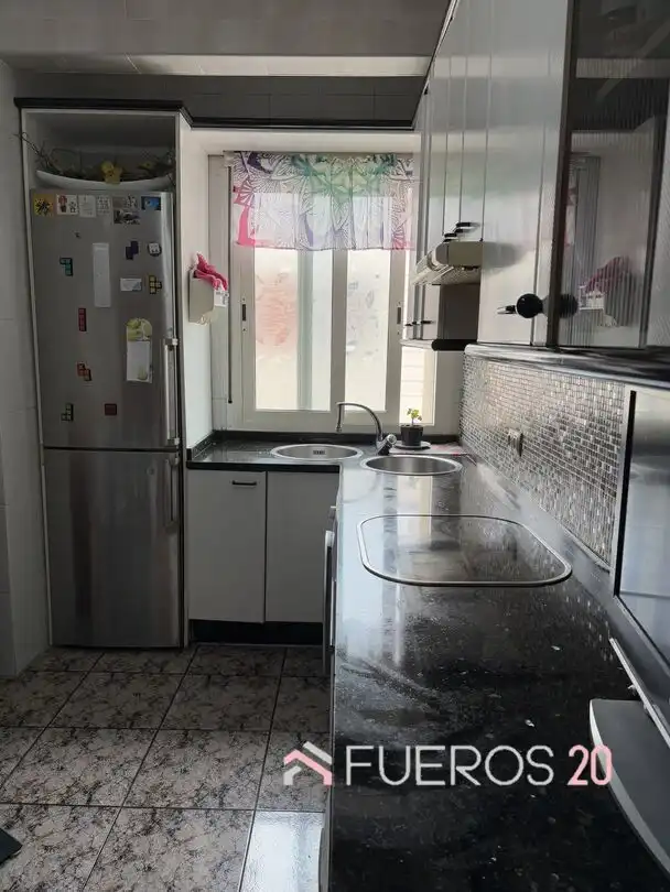 Piso con ascensor en venta en Bagatza - San Vicente, imagen 19