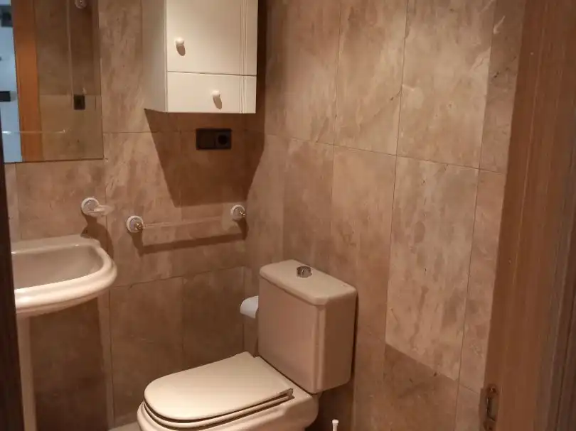 Bany de Apartament de lloguer en Ensanche - Franciscanos