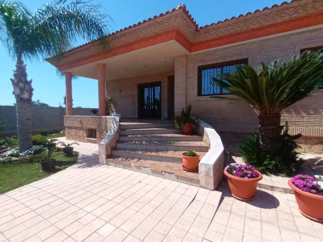 Casa-chalet en Venta en El Raal