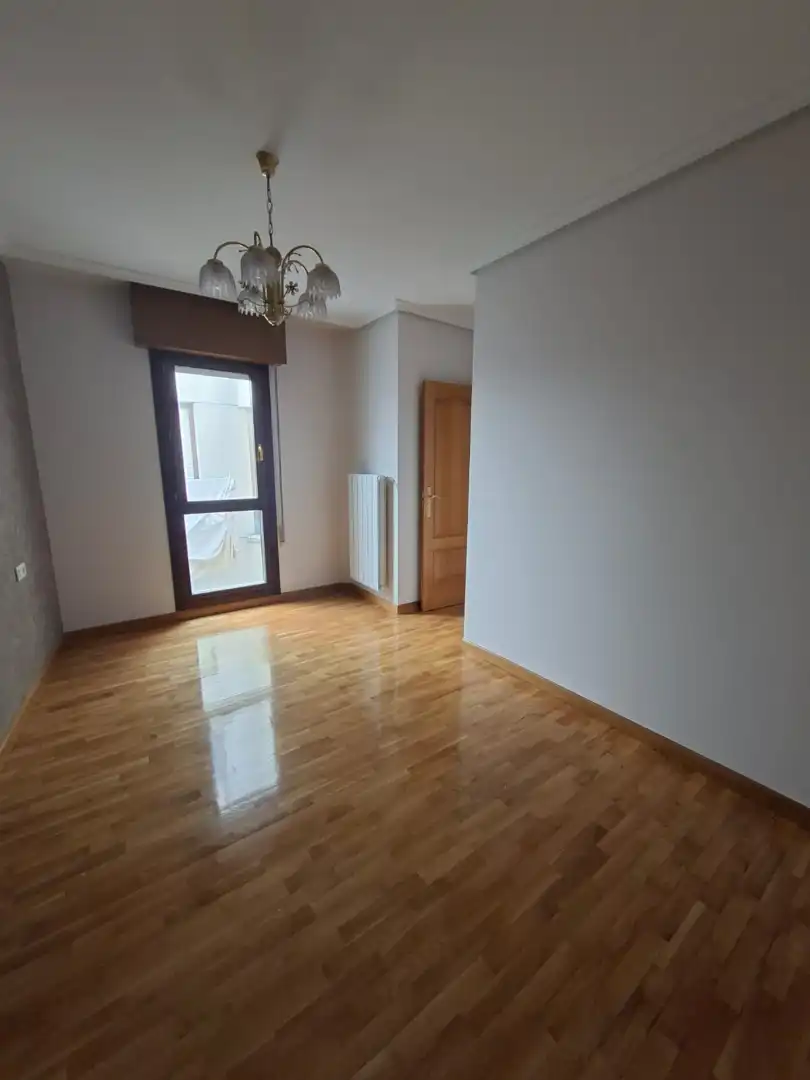 Schlafzimmer von Wohnung zum Verkauf in Salvatierra / Agurain mit Parkett und Abstellraum
