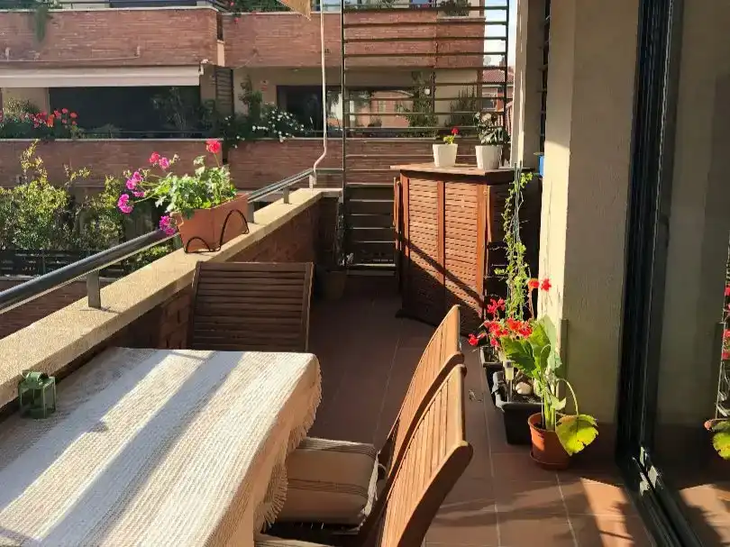 Terrassa de Pis en venda en Sant Cugat del Vallès amb Aire condicionat i Piscina