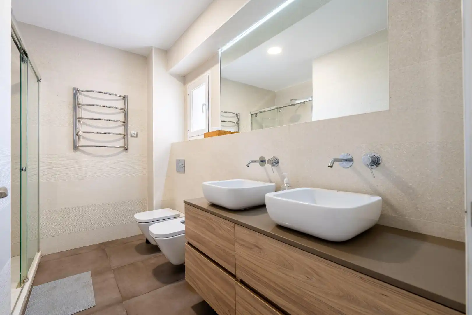 Baño de Piso de alquiler en Almería con Aire acondicionado, Terraza y Amueblado