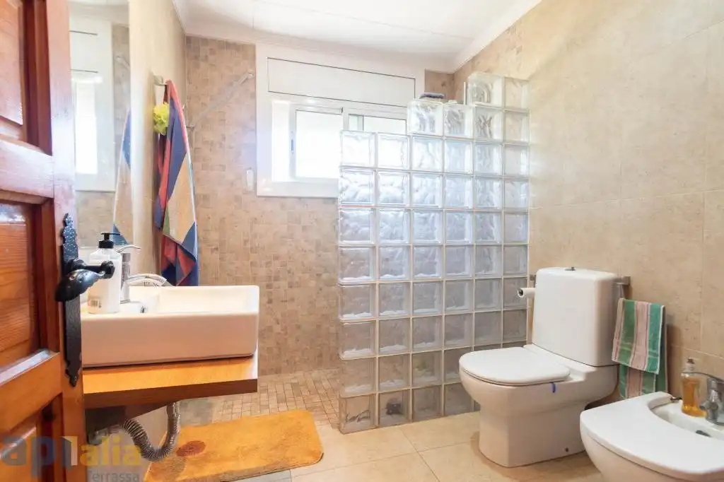 Baño de Finca rústica en venta en Sentmenat con Piscina