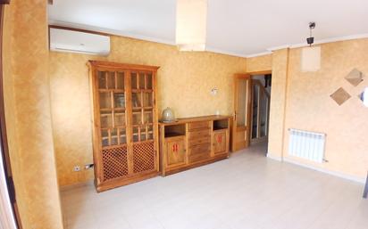 Living room of Duplex for sale in El Viso de San Juan  with Air Conditioner, Heating and Oven