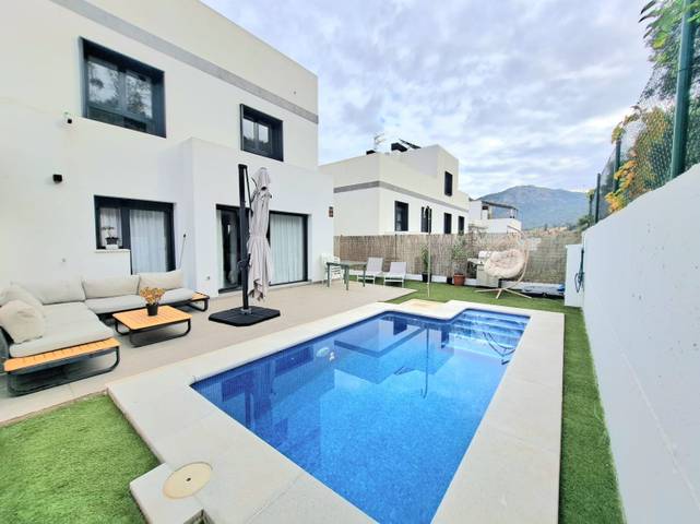 Casa-chalet en Venta en Jardines de Alhaurín - Huerta Alta - Fuensanguínea