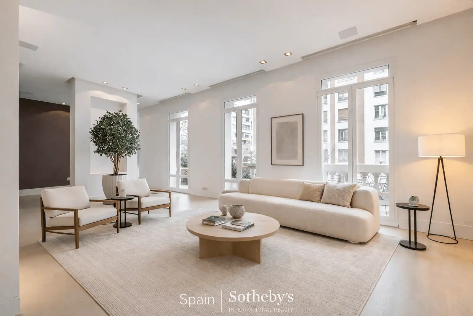Sala d'estar de Apartament en venda en  Madrid Capital amb Aire condicionat, Calefacció i Terrassa