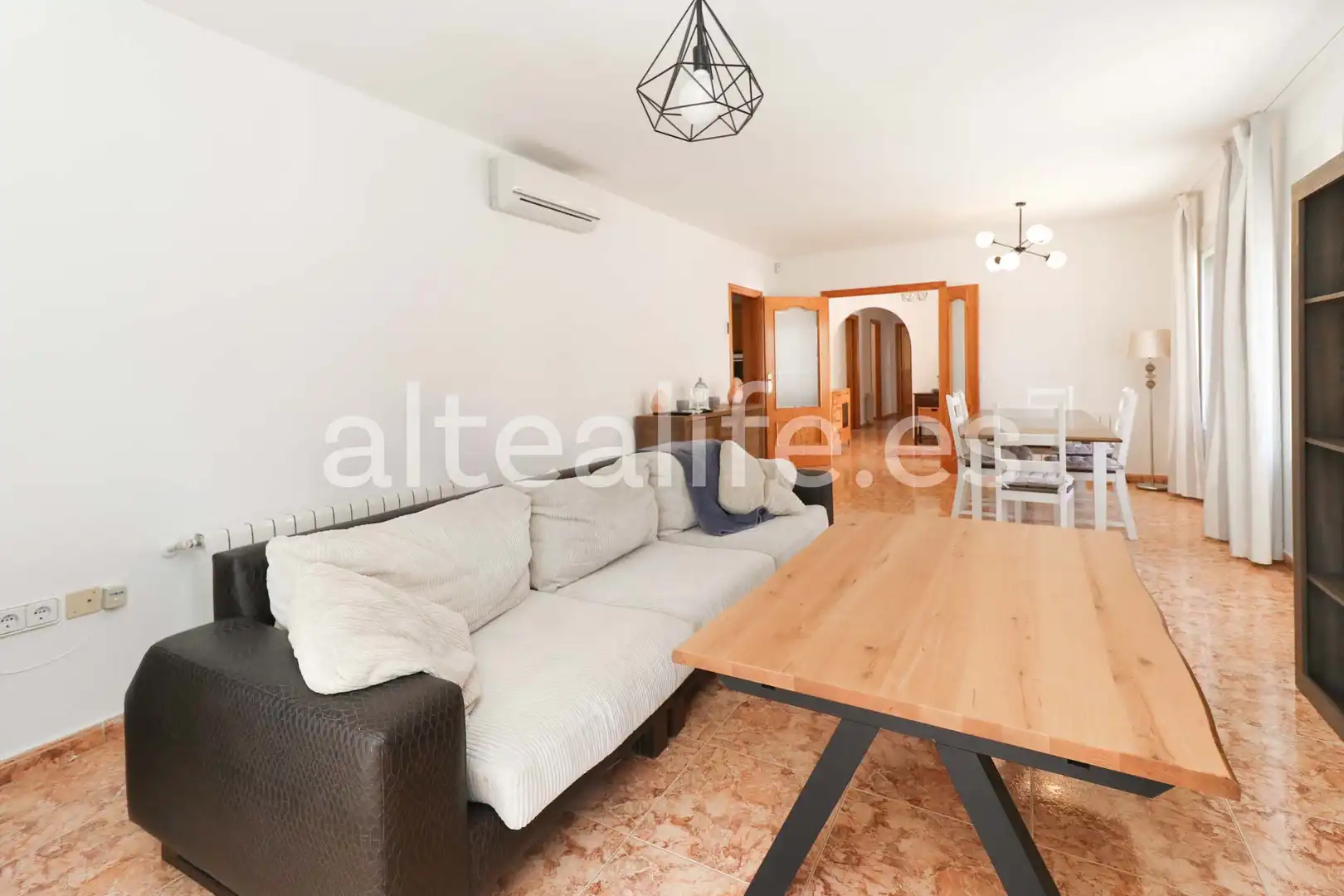Casa o xalet de lloguer a Calle Londres, El Tossal - Bello Horizonte