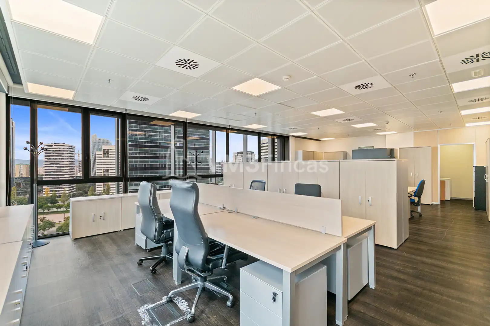 Oficina con ascensor en venta en Plaça d'Europa