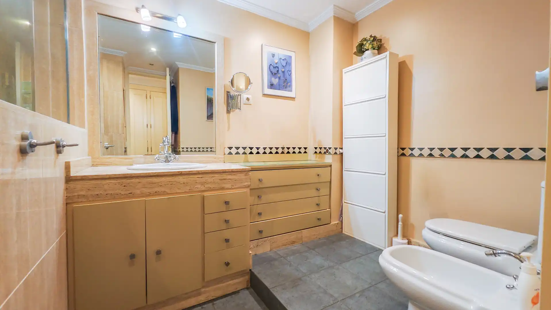 Baño de Piso en venta en Madrid con Aire acondicionado, Calefacción y Jardín privado